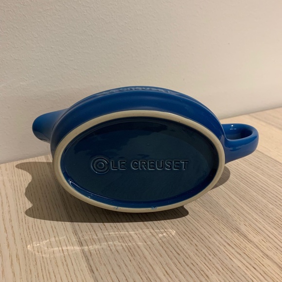 Le Creuset Stoneware Gravy Jug - Picture 2 of 6